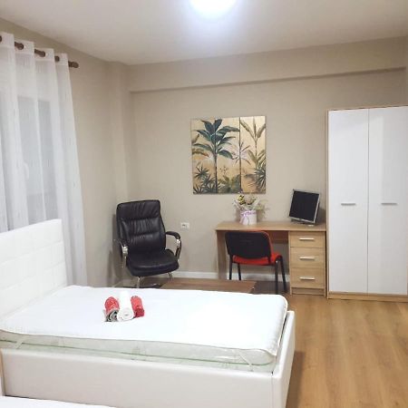 Lovely Apartment On Tirana City Center Esterno foto
